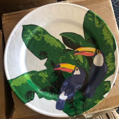 Lot of (16) Melamine Palm Dinner Plates, Appears New, Sold as is - Lot 550