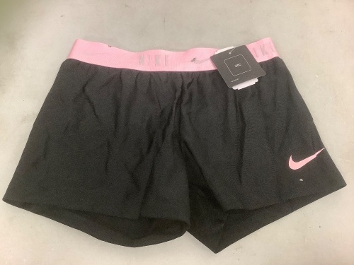 Girls Nike Shorts (1 Pair), 5, Appears new, Sold as is - Lot 632