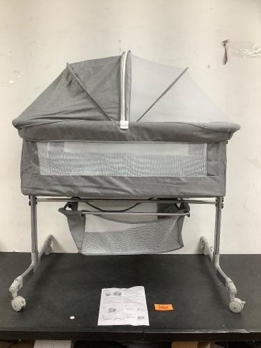 Baby Bassinet with Wheels - Lot 5934