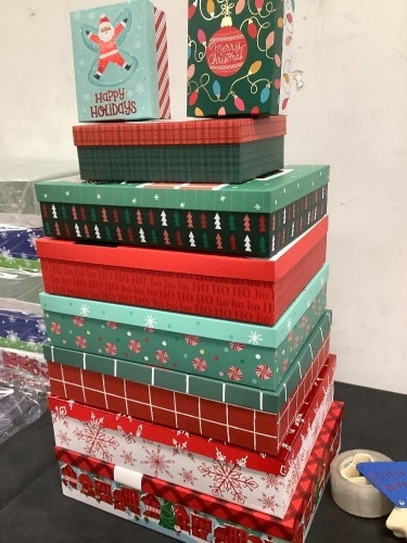 Set of 9 Christmas Boxes - Lot 6084