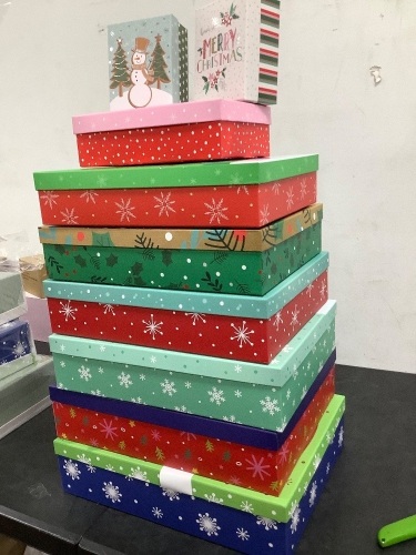 Set of 9 Christmas Boxes - Lot 6085