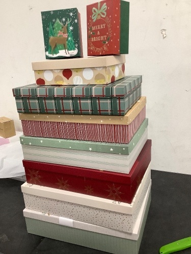 Set of 9 Christmas Boxes - Lot 6087
