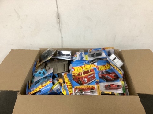 Box of Hot Wheels Cars - Lot 6250