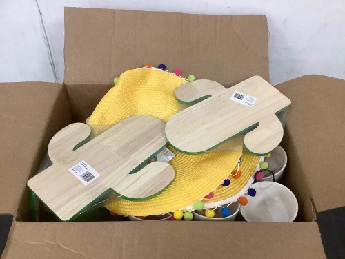 Box of Miscellaneous Items - Lot 6257