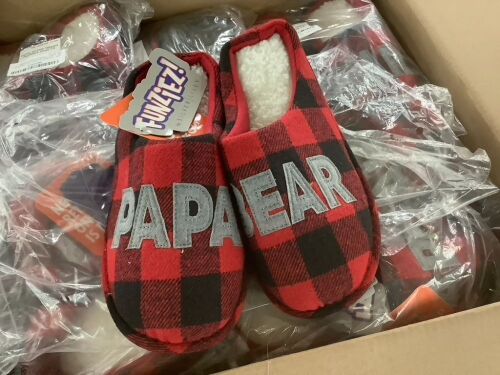 Lot of (20) Papa Bear Slippers  - Lot 467