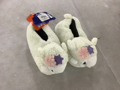 Lot of (10) Lamb Slippers  - Lot 651