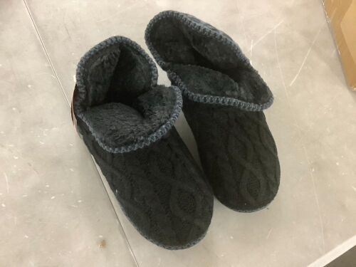 Lot of (10) Womens Bootie Slippers - Lot 653