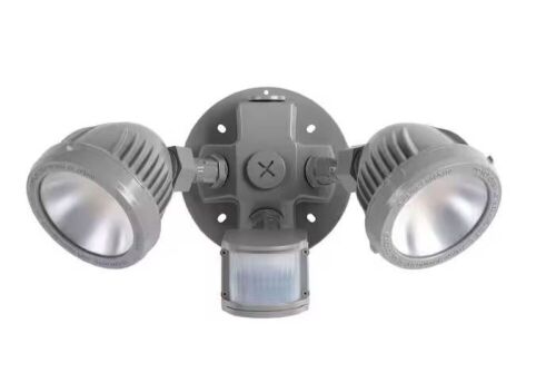 Progress Lighting 13-Watt Metallic Gray Outdoor Integrated LED Flood Light - Lot 509