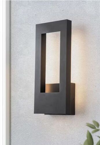 EDISLIVE Barry 2-Light Black Modern LED Integrated Outdoor Wall Sconce - Lot 751