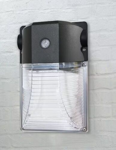 Cedar Hill 100Watt Equivalent LED Integrated LED Bronze Mini Wall Pack Light Dusk to Dawn 2730LM 5000K - Lot 854