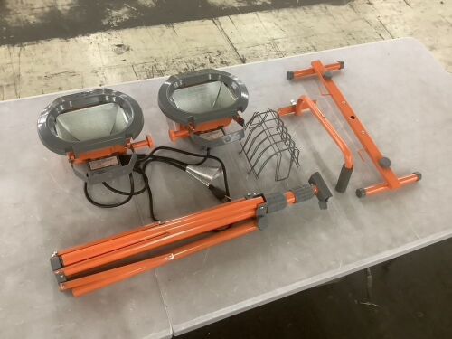 HDX 1200 Watt Halogen Work Light with Tripod  - Lot 234