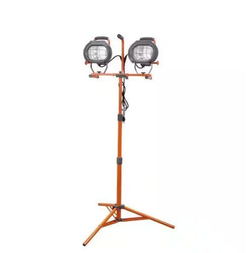 HDX 1200-Watt Halogen Tripod Work Light - Lot 825