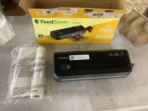 FoodSaver Vacuum Sealer Starter System with Bags - Lot 172