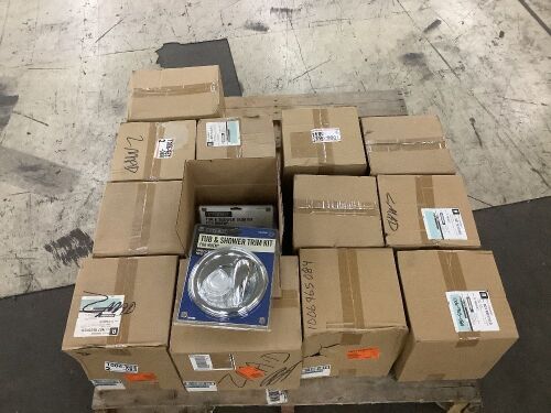 Lot of (26) Everbilt Single Handle Shower and Tub Faucet Trim Kit for Moen - Lot 773