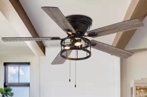 Breezary Channing 52 in. Indoor Black Ceiling Fans with Light Kit and Pull Chain Included - Lot 797