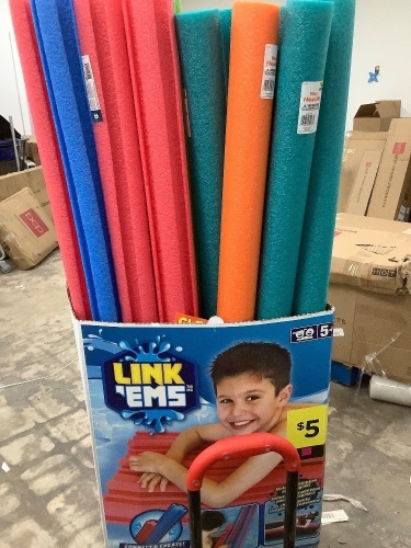 Box of Pool Noodles Multicolor - Lot 6500