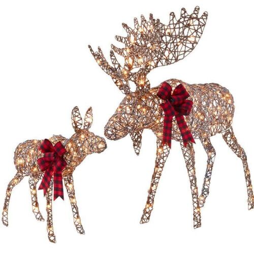 5ft 2-Piece Moose Family Lighted Outdoor Christmas Decor Set w/ LED Lights - Lot 393