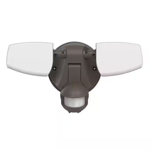 HALO 23.9-Watt Bronze Motion Activated Outdoor Integrated LED Dusk to Dawn Flood Light 4000K, 80 CRI - Lot 262