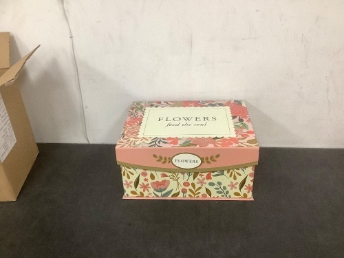 Christmas Gift Box - Lot 5916