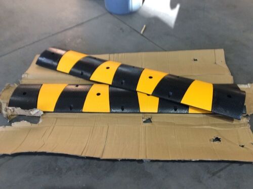 VEVOR 6 Feet Heavy Duty Rubber Speed Bump Cable Protector Ramps, 2 Pack  - Lot 70