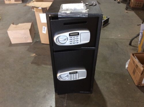 Double Door Safe with Keys & Keypad - Keypad Untested  - Lot 258