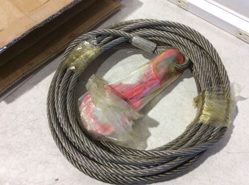 VEVOR Winch Cable 3/8" x 50' Replacement Wire Rope 4400lbs Fiber Core Self Locking Swivel Hook  - Lot 335
