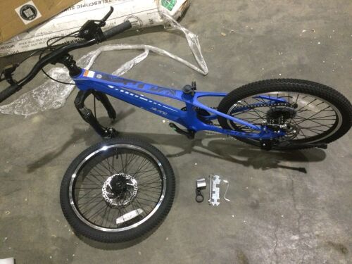 HILAND Kids 20 inch Magnesium Alloy Frame 7 Speed with Suspension Fork,Inner Cable, Dual-Disc Brake - Missing Pedals & Seat  - Lot 373