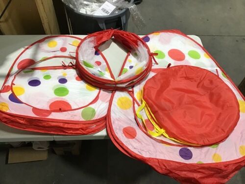 Pop Up Play Tent and Ball Pit  - Lot 858