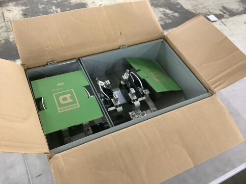 Square D 100 Amp 2 Gang Ringless-Horn Bypass Overhead or Underground Meter Socket with CECHA Label - Missing Faceplate - Lot 336