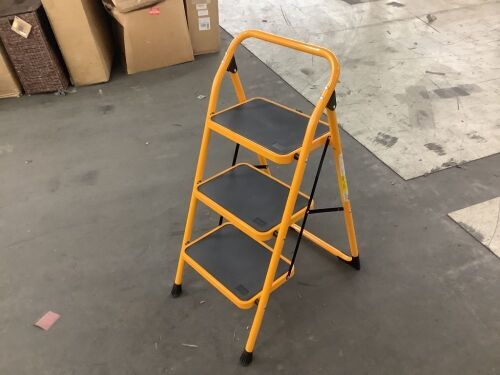 3 Step Ladder - Lot 360