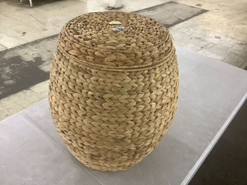 Vintage Hyacinth Storage Tote Basket, Organizer w/ Lid - Lot 683