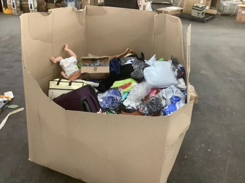 High Piece Count Pallet of Small Return Items  - Lot 76