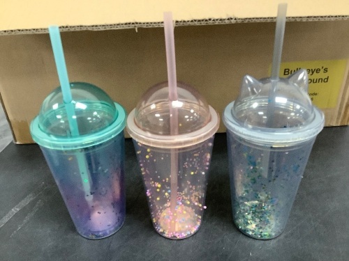 Box of Cups with Lids and Straws 18ct - Lot 7713