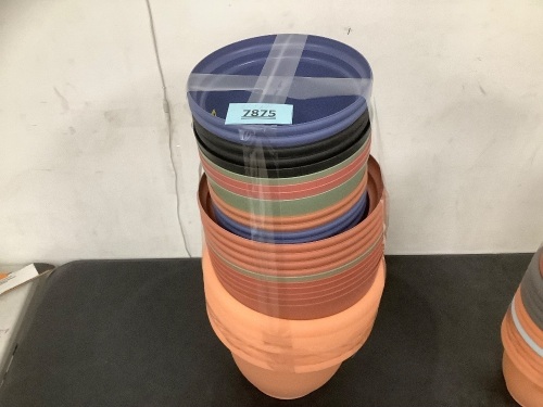 Lot of Planting Pots - Lot 7875