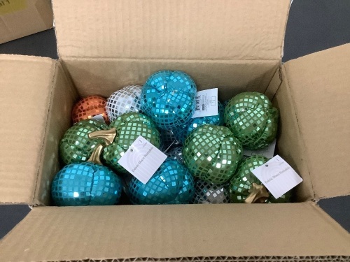 Box of Decorative Pumpkins - Lot 7878