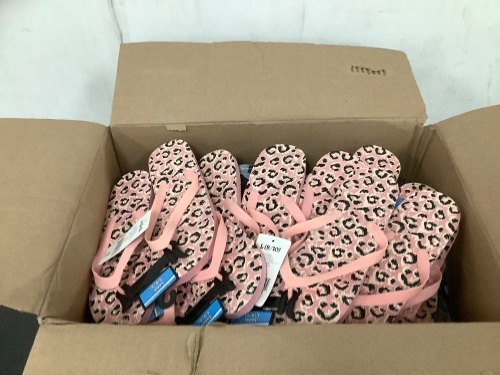 Box of Sandals - Lot 7882