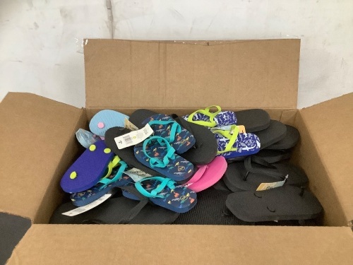 Box of Sandals - Lot 7885