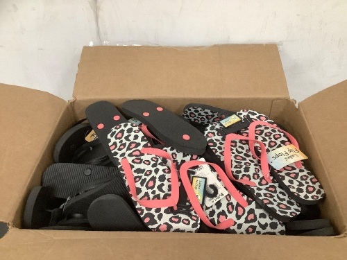 Box of Sandals - Lot 7886