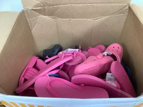Box of Sandals - Lot 7888