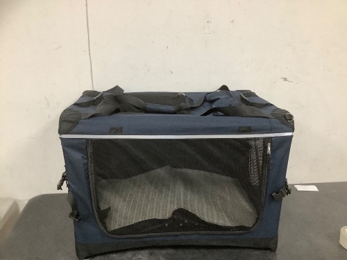 Portable Pet Crate - Lot 8203