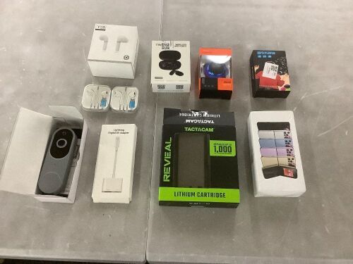 Lot of Small Electronics  - Lot 361