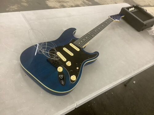 Beginner Electric Guitar - Lot 719