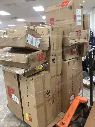 Pallet of Misc. Christmas Items - Lot 8594