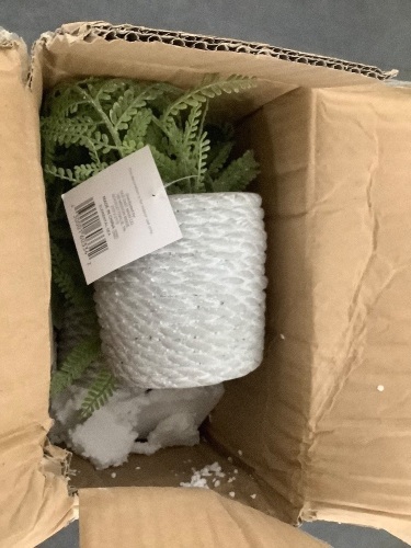 Pallet of Home Essentials Artifical Greenary Arrangements - Lot 8950