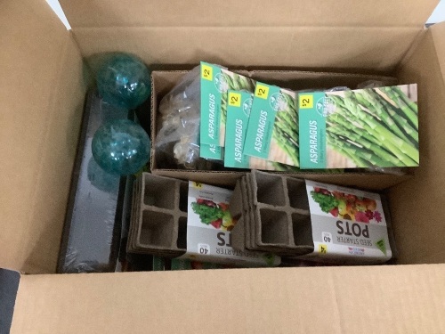 Box of Gardening Items - Lot 9013