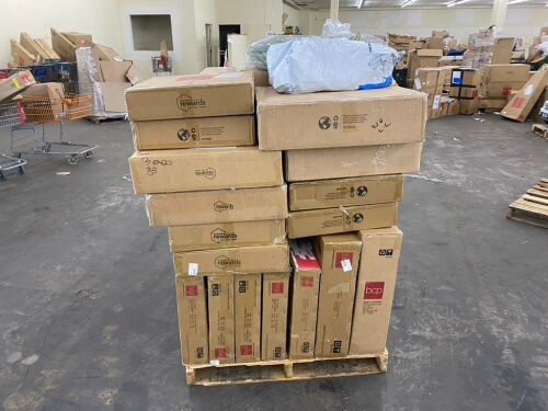 Lot of (31) Christmas Wreaths - Uninspected - Lot 429