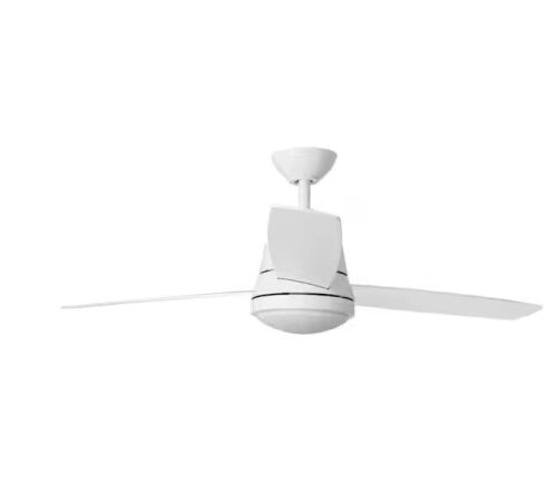 Hampton Bay Caprice 52 in. Integrated LED Indoor Matte White Ceiling Fan with Light Kit and Remote Control - Lot 457