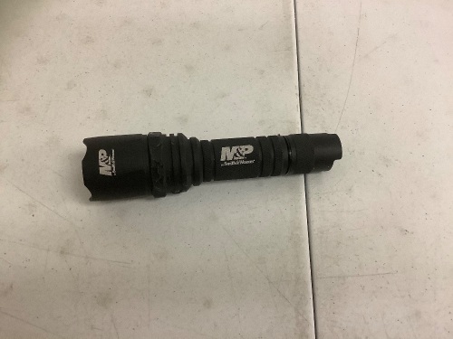 Swith & Wesson Flashlight, E-Commerce Return, Sold as is - Lot 230
