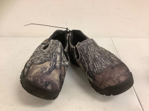 Red Head Mens Slip Ons, 9.5W, E-Comm Return, Small Rip - Lot 347