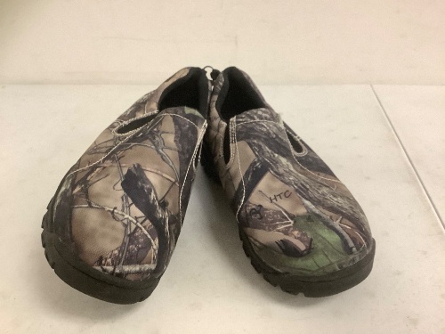 Red Head Mens Slip Ons, 11W, E-Comm Return - Lot 360